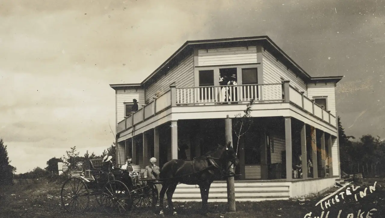 Thistel Inn with horse and buggy, about 1910